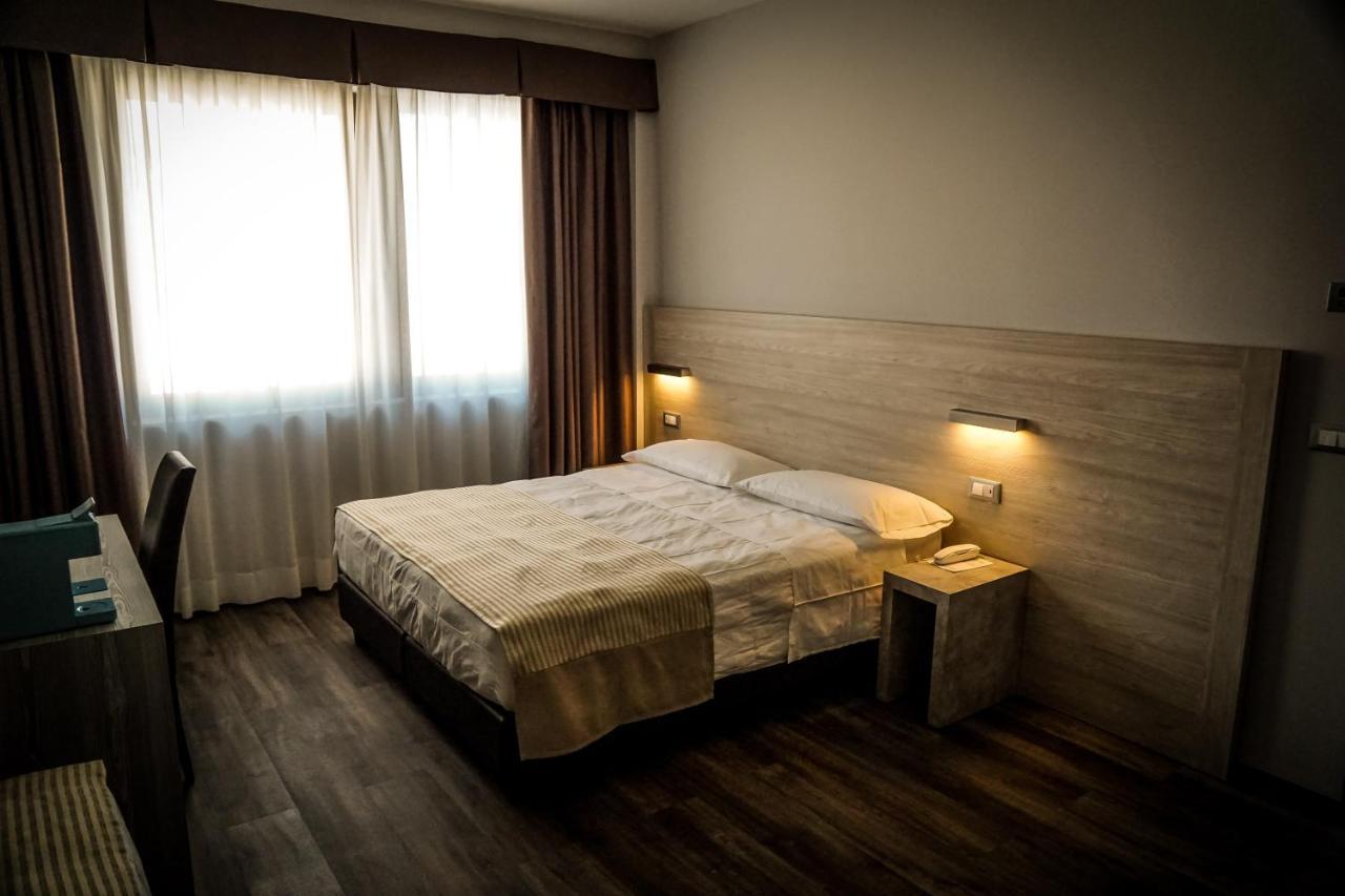 ควอลิตี้โฮเต็ล เดลฟีโน เวเนเซีย เมสเตร Hotel ภายนอก รูปภาพ