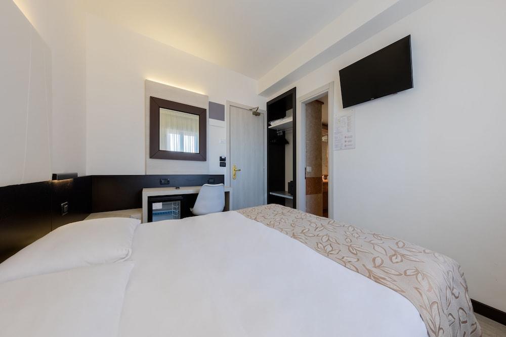 ควอลิตี้โฮเต็ล เดลฟีโน เวเนเซีย เมสเตร Hotel ภายนอก รูปภาพ