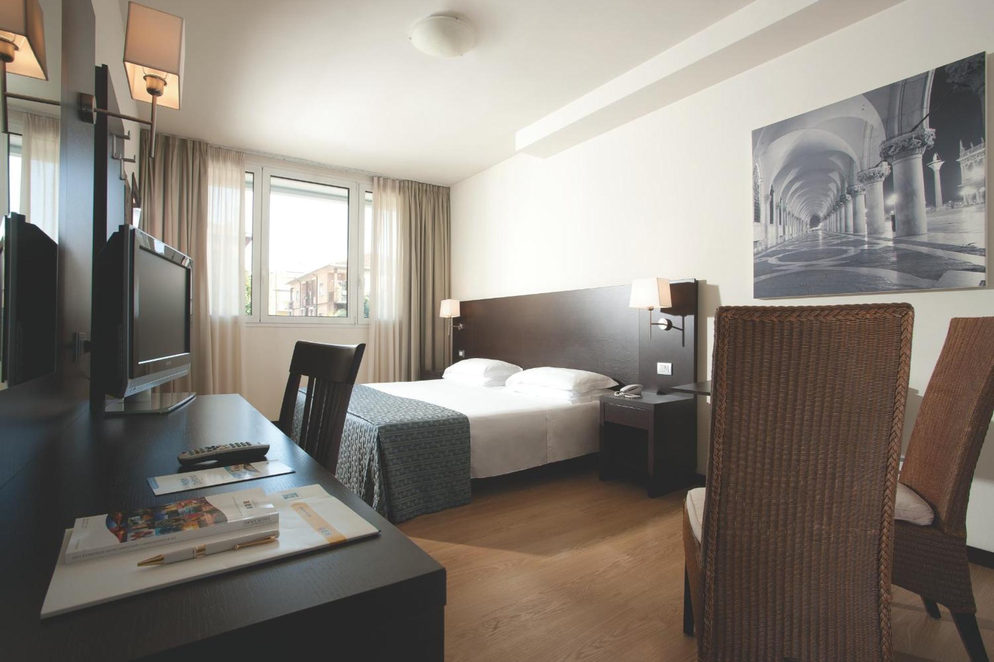 ควอลิตี้โฮเต็ล เดลฟีโน เวเนเซีย เมสเตร Hotel ภายนอก รูปภาพ